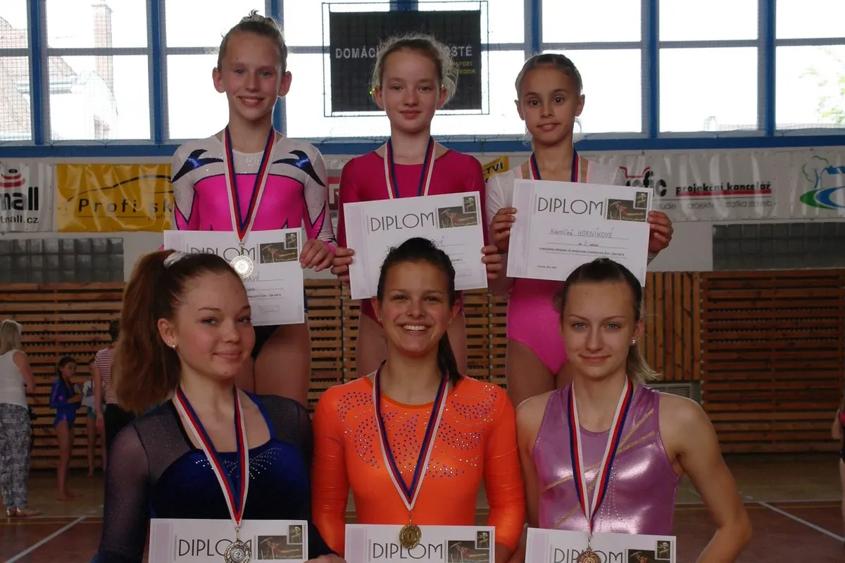 Sportovní gymnastky T.J. Sokola Chrudim vybojovaly šest medailí na krajském přeboru.