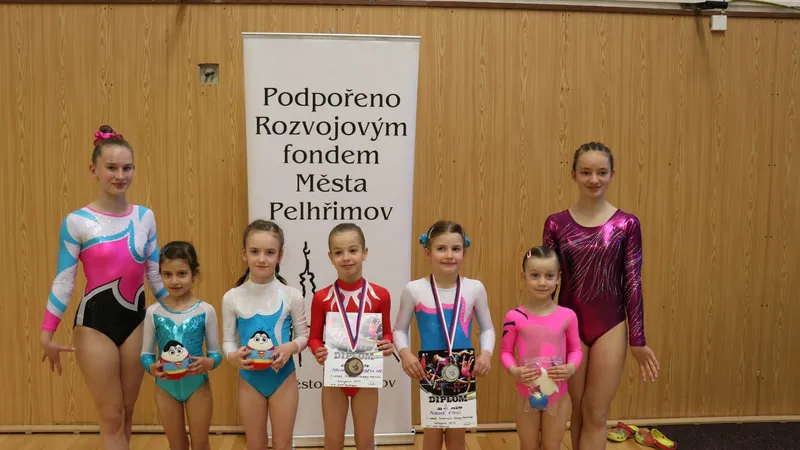 Chrudimské sportovní gymnastky přivezly další medaile z Pelhřimova